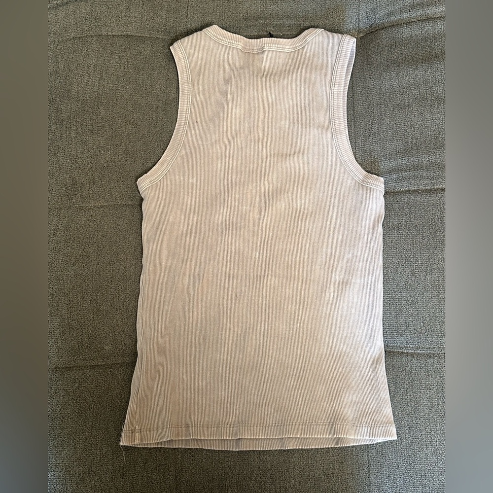 Sleeveless Ribbed Tank Top - Gray - Picture 3 of 3